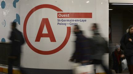 La ligne A du RER parisien est la&nbsp;plus charg&eacute;e d'Europe, avec 1 million de voyageurs par jour. (STEPHANE DE SAKUTIN / AFP)