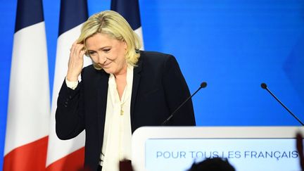 Marine Le Pen, le 24 avril 2022 au Pavillon d'Ermenonville, à Paris. (CHRISTOPHE ARCHAMBAULT / AFP)