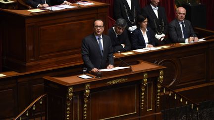 Le Président François Hollande s'adresseau congrès à Versailles le 16 novembre. (STEPHANE DE SAKUTIN / POOL)