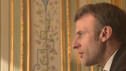 La décision de dissoudre l'Assemblée a provoqué une onde de choc qui entraîne une colère sourde au sein de la Macronie. Le futur de la majorité semble difficile. (France 2)