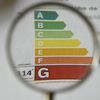 Une planche présentant un diagnostic de performance énergétique (DPE) au Plessis-Robinson (Hauts-de-Seine), le 26 septembre 2023. (MAGALI COHEN / HANS LUCAS / AFP)