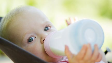 Plusieurs enseignes&nbsp;de la grande distribution reconnaissent avoir vendu des produits Lactalis potentiellement contaminés à la salmonelle (photo d'illustration).&nbsp; (MAXPPP)