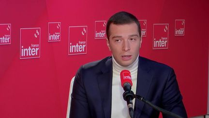 Jordan Bardella, le président du Rassemblement national, invité de France Inter, vendredi 2 décembre 2022. (FRANCE INTER)