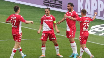 Les Monégasques célèbrent face à Angers, le 1er mai 2022. (VALERY HACHE / AFP)