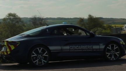 Contrôles routiers : les gendarmes sont équipés de nouveaux véhicules (France 2)