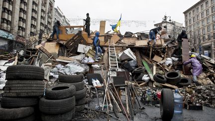 Au cours de cette journ&eacute;e d'affrontements sans pr&eacute;c&eacute;dent en Ukraine depuis l'ind&eacute;pendance de 1991, les opposants ont repris le secteur de Ma&iuml;da, dont les forces de l'ordre les avaient d&eacute;log&eacute;s lors de l'assaut donn&eacute; mardi soir. (PIERO QUARANTA / AFP)