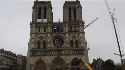 Notre-Dame de Paris : la cloche des Jeux olympiques de Paris 2024 installée dans la cathédrale (Franceinfo)