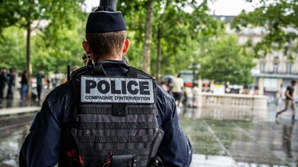 Les membres des forces de l'ordre interrogés dans l'étude révélée par la Défenseure des Droits pointent du doigt le manque de formation au sein de leurs rangs (photo d'illustration, le 15 juillet 2023). (XOSE BOUZAS / HANS LUCAS)