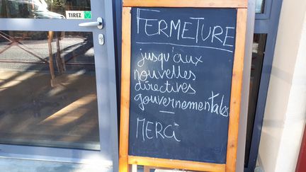 Un restaurant fermé aux Cammazes (Tarn), le 11 novembre 2020. (PASCALE DANYEL / RADIO FRANCE)