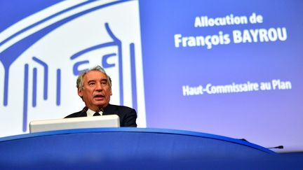 François Bayrou s'exprime devant le&nbsp;Conseil économique, social et environnemental à Paris, le 22 septembre 2020. (MARTIN BUREAU / AFP)