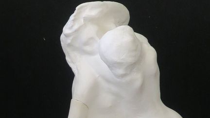 "Bacchantes enlacées" d'Auguste Rodin, dédicacées par Claude Monet, acquises aux enchères par le musée Marmottan-Monet (détail)
 (capture écran Twitter / Besch Cannes Auction)