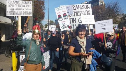 &nbsp; (Dans le cortège, les slogans ne manquent pas d'humour © RADIOFRANCE/ Gaële Joly)