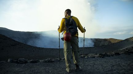 Will Smith sur l'île volcanique de Tana.&nbsp; (DISNEY)