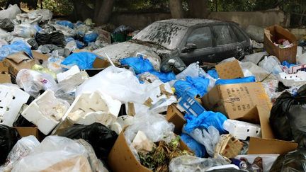 Une odeur pestinentielle se dégage des ordures ménagères qui s'accumulent dans les rues de Beyrouth. (AFP/ Joseph Eid)