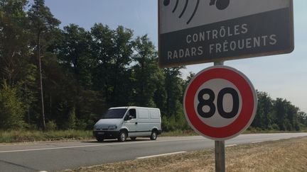 Panneau 80 km/h, Loiret, 2018. (CYRILLE ARDAUD / FRANCE-BLEU ORLÉANS)