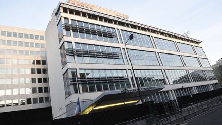 Le bâtiment de la DGSI à Levallois-Perret (Hauts-de-Seine). (LIONEL BONAVENTURE / AFP)