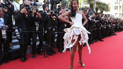 Mais avec quoi la robe de Vincent Mc Doom a-t-elle &eacute;t&eacute; fabriqu&eacute;e ? On a bien notre petite id&eacute;e...&nbsp; (VALERY HACHE / AFP)