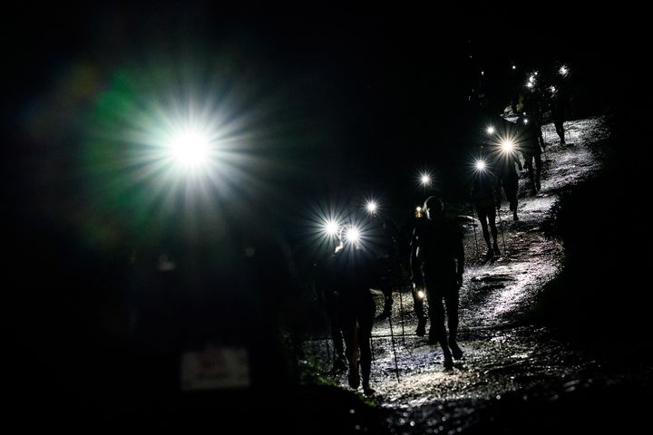 Les concurrents de l'Ultra Trail du Mont-Blanc, le 2 septembre 2023, en Haute-Savoie. (JEFF PACHOUD / AFP)