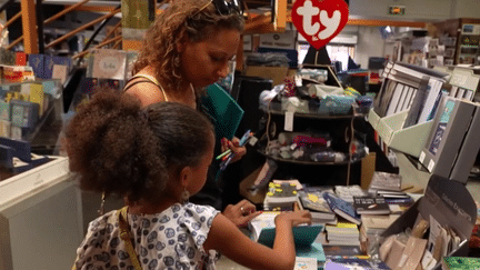 Rentrée scolaire : les premières allocations sont versées aux familles en Réunion et à Mayotte (France 3)