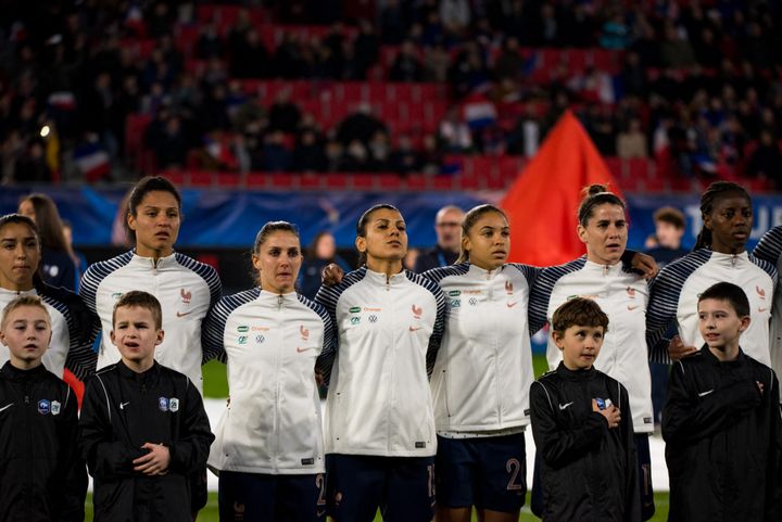 Les&nbsp;Bleues lors du&nbsp;Tournoi de France 2020, avant&nbsp;le match contre le Brésil à Valenciennes, le 7 mars 2020 (ANTOINE MASSINON / A2M SPORT CONSULTING)