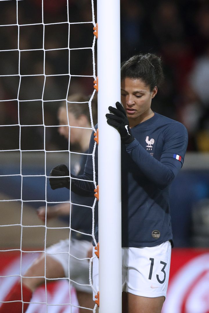 Valérie Gauvin, joueuse de l'équipe de France de football, lors d'un match amical contre le Japon à Auxerre (Yonne), le 4 avril 2019. (YOAN VALAT / EPA)