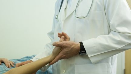 Santé : le docteur qui raconte le quotidien des soignants et des patients