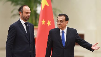 Édouard Philippe et le Premier ministre chinois, Li Keqiang, le 25 juin 2018, à Pékin&nbsp;(Chine).&nbsp; (GREG BAKER / AFP)