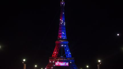 VIDEO. La Tour Eiffel souhaite la bienvenue à Neymar