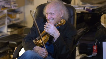 Le violoniste Ivry Gitlis chez lui à Paris en 2013
 (Bernard BISSON/JDD/SIPA)