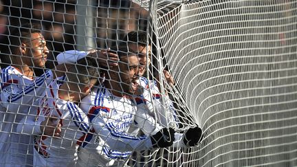 Le buteur lyonnais Alexandre Lacazette, lors d'un match &agrave; Metz, le 25 janvier 2015. (JEFF PACHOUD / AFP)