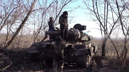 Guerre en Ukraine : les tankistes ukrainiens attendent les chars occidentaux (franceinfo)