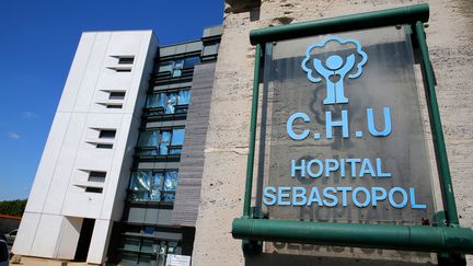 L'entrée de l'hôpital où était hospitalisé Vincent Lambert, à Reims (Marne), le 2 juillet 2019. (FRANCOIS NASCIMBENI / AFP)