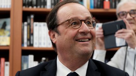 VIDEO. "Je suis très attaché à Limoges" : le trait d'humour de François Hollande sur la nouvelle boutique de produits dérivés de l'Elysée