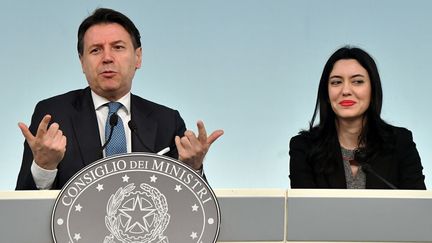 Le Premier ministre italien,&nbsp;Giuseppe Conte&nbsp;et la ministre de l'Education Lucia Azzolina. (TIZIANA FABI / AFP)