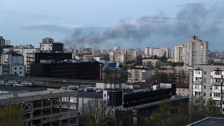 Smoke (SERGEY VOLSKIY / AFP)