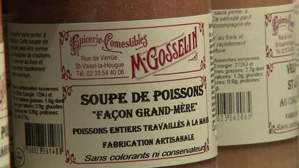 Depuis 130 ans, l'épicerie Gosselin, dans la Manche, fait le bonheur des petits et des grands.&nbsp; (FRANCE 3)