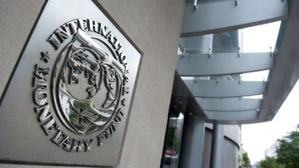 Logo du FMI sur le siège de la banque (AFP/SAUL LOEB)
