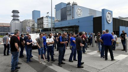 Des salariés de General Electric devant le site de Belfort, lundi 3 juin 2019.&nbsp; (ALEXANDRE MARCHI / MAXPPP)