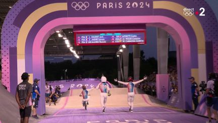 Triplé historique pour la France en BMX, vendredi 2 août au stade BMX de Saint-Quentin-en-Yvelines.