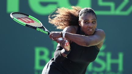 Serena Williams lors du tournoi de Miami (Floride, Etats-Unis), le 21 mars 2018. (AL BELLO / GETTY IMAGES NORTH AMERICA / AFP)