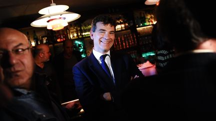 Le d&eacute;put&eacute; PS de Sa&ocirc;ne-et-Loire Arnaud Montebourg le soir du premier tour de la primaire socialiste, &agrave; Paris, le 9 octobre 2011. (CHRISTOPHE MORIN / IP3 / MAXPPP)