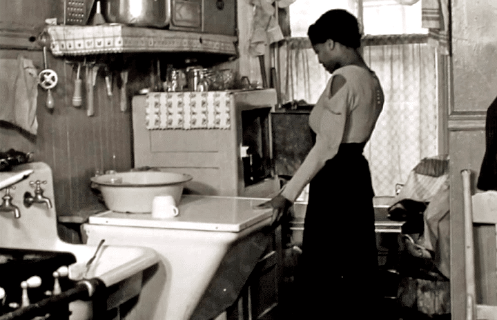 Harlem Lady Cuisine, 1940
 (Aaron Siskind capture d&#039;écran France 3 / Culturebox)