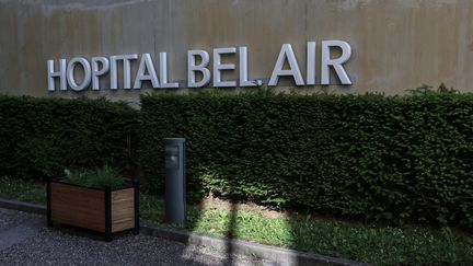 Une entrée de l'hôpital Bel-Air, à Thionville. (PIERRE HECKLER / MAXPPP)