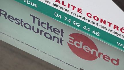 Tickets restaurant : les restaurateurs sont contre leur utilisation dans les supermarchés