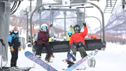 Ouverture des pistes le mercredi 9 décembre 2020 dans la station d'Auron dans les Alpes-Maritimes pour notamment les licenciés des fédérations de ski. Photo d'illustration. (SEBASTIEN BOTELLA / MAXPPP)