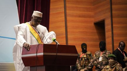 Le président malien de transition&nbsp;Bah Ndaw&nbsp;lors de la cérémonie d'investiture, le 25 septembre 2020 à Bamako (Mali). (MICHELE CATTANI / AFP)