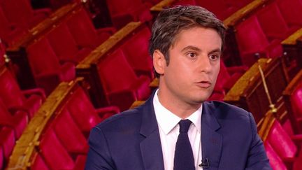 Ce vendredi 5 juillet marque le dernier jour d'une campagne éclair, pour le second tour des élections législatives anticipées provoquées par la dissolution de l'Assemblée nationale le 9 juin par Emmanuel Macron.