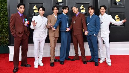 Le groupe BTS à la 64e cérémonie des Grammy Awards à Las Vegas le 3 avril 2022 (ANGELA  WEISS / AFP)