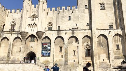 Le Palais des Papes pendant le festival d’Avignon 2019.&nbsp; (STÉPHANE MILHOMME / RADIOFRANCE)