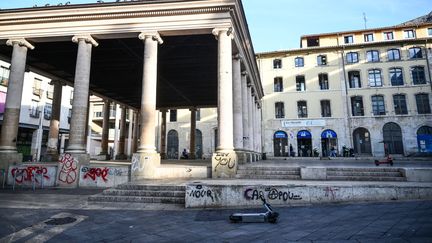 L'un des sites de l'université Aix-Marseille devait initialement fermer à partir du 6 octobre 2023, pour une semaine. (CHRISTOPHE SIMON / AFP)